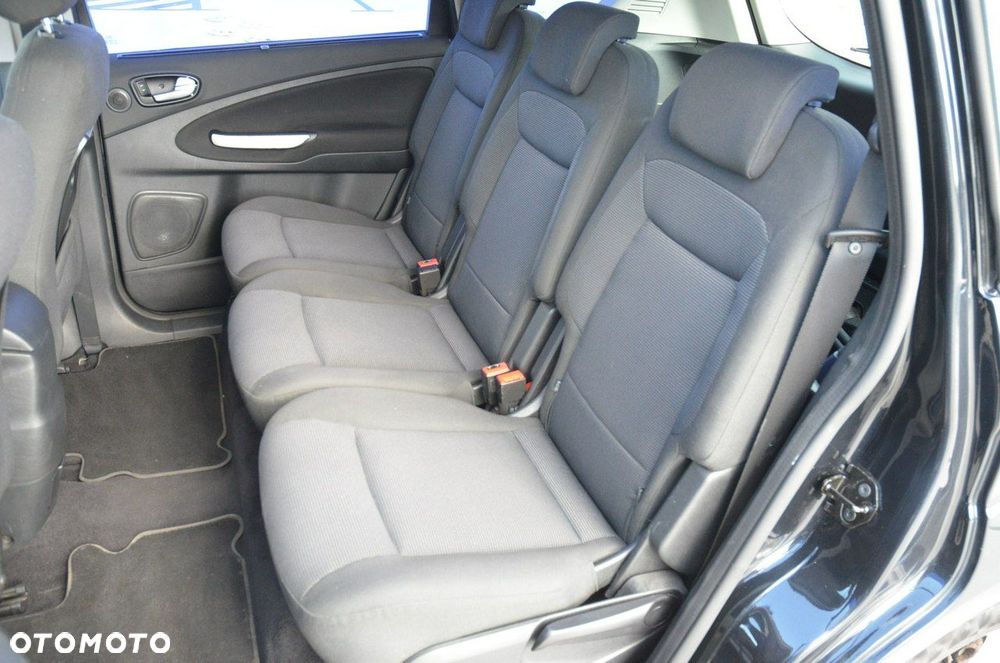 Ford S-Max - 36