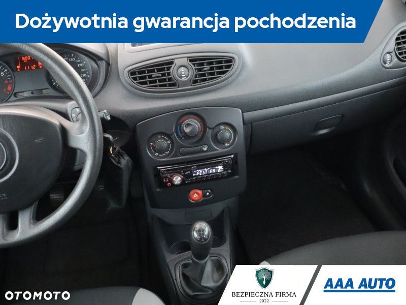 Renault Clio - 10