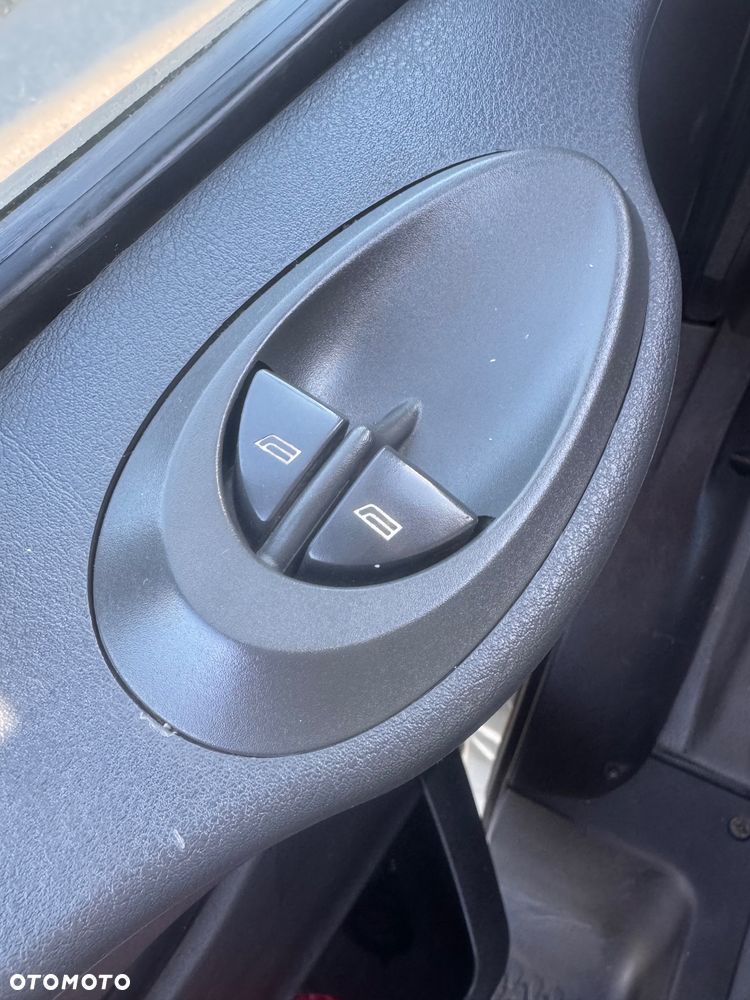 Iveco Daily 35S12 Średni - 17