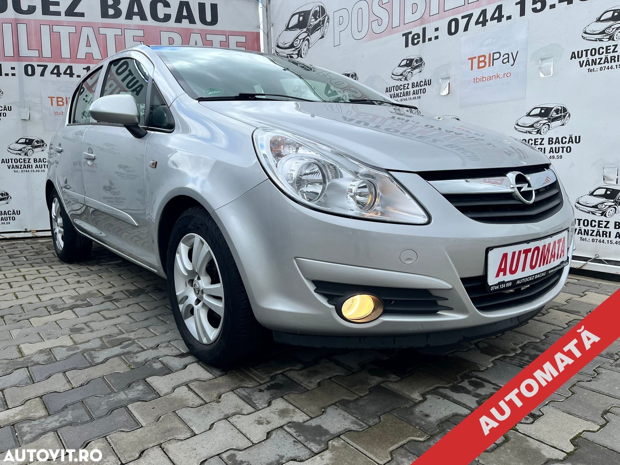 Opel Corsa 1.2i Easytronic Cosmo - 1