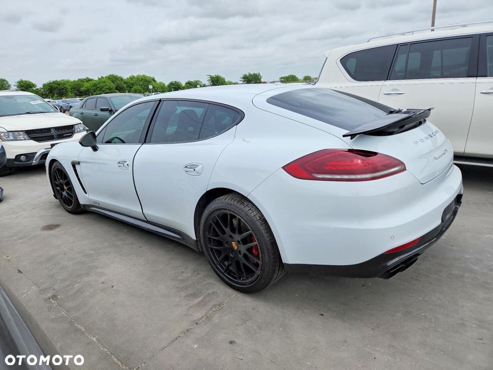 Porsche Panamera - 3