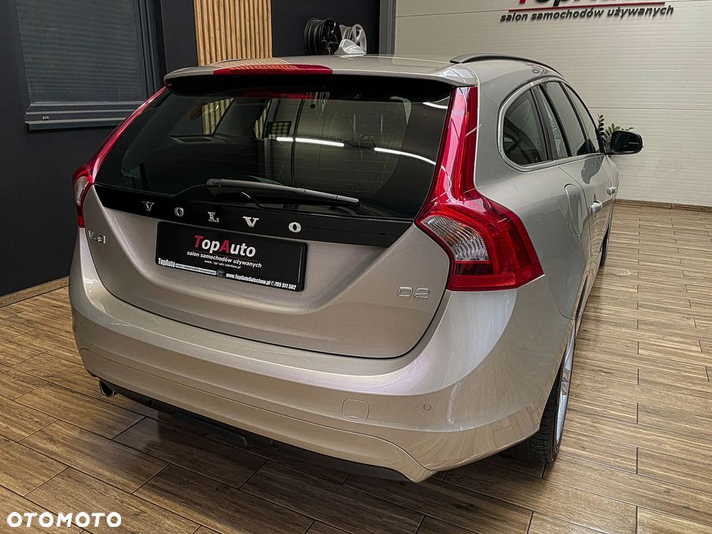 Volvo V60 D2 Momentum - 9
