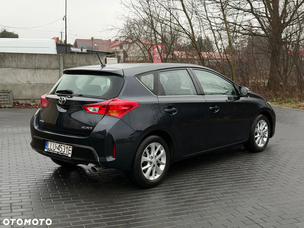 Toyota Auris 2.0 D-4D Premium - 4