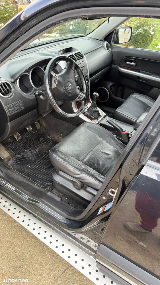 Suzuki Grand Vitara 1.9 DDiS Comfort DPF - 11