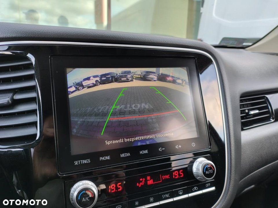 Mitsubishi Outlander - 33