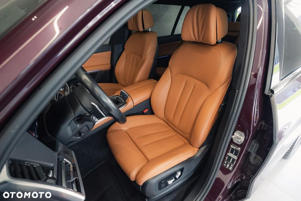 BMW X7 M50i sport - 13