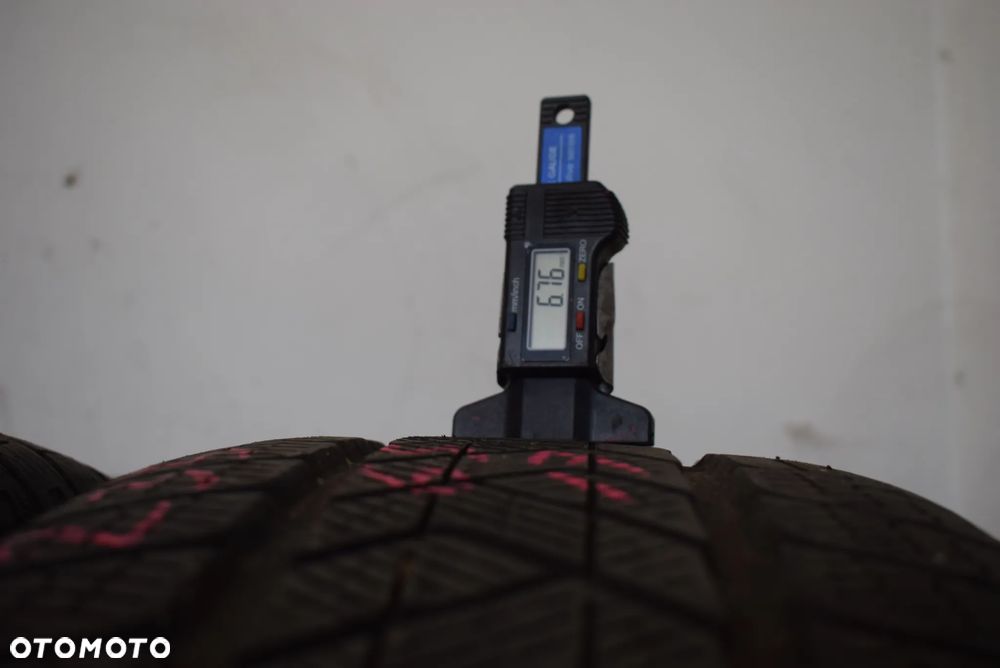 R17 235/65 Pirelli Scorpion Winter - 5