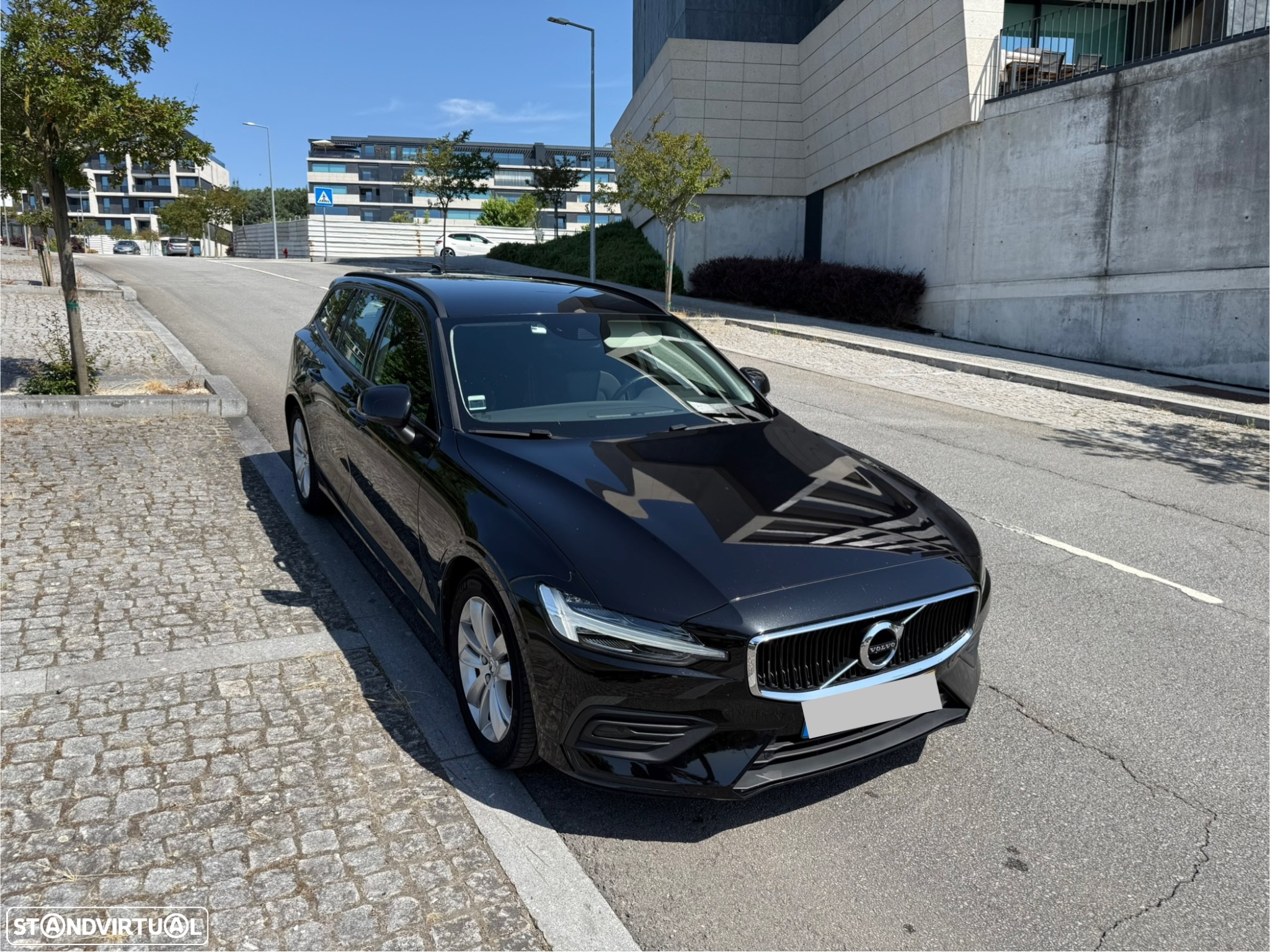 Volvo V60 2.0 D3 Momentum Geartronic - 3