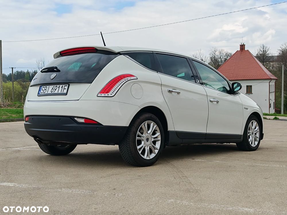 Lancia Delta 1.4 T-Jet 16v Oro - 33