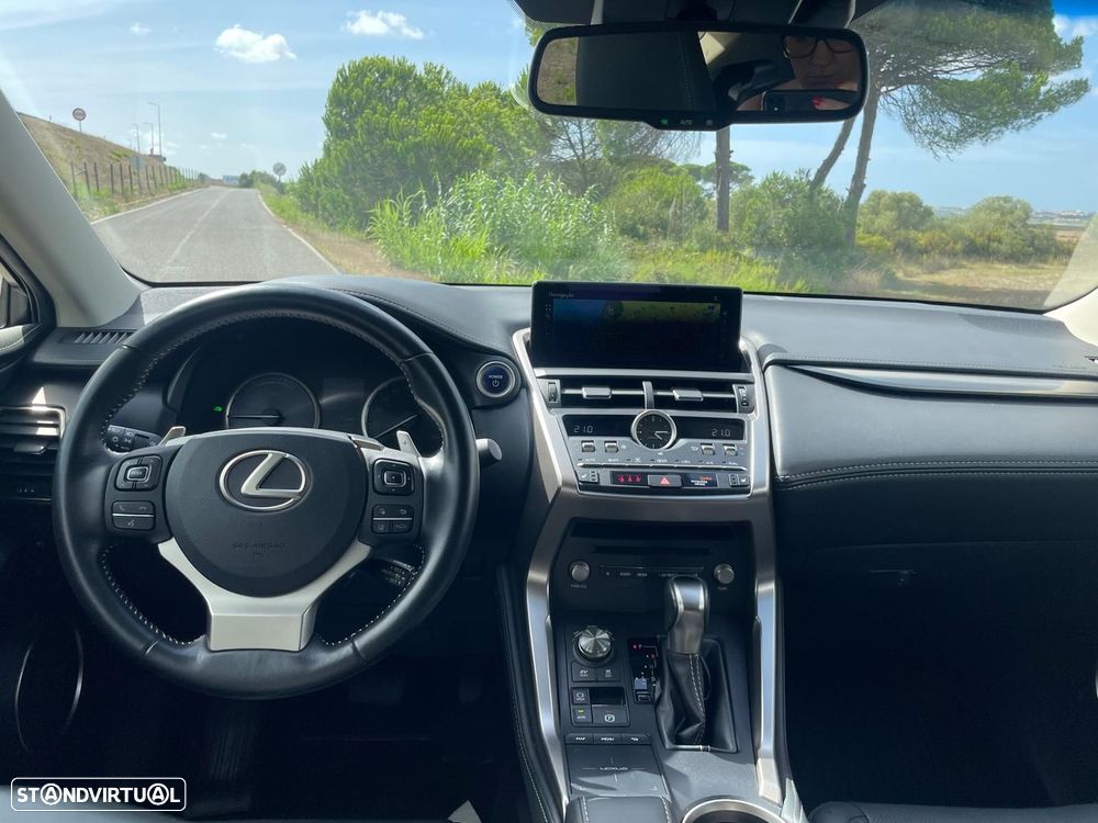Lexus NX 300h Executive+ - 21