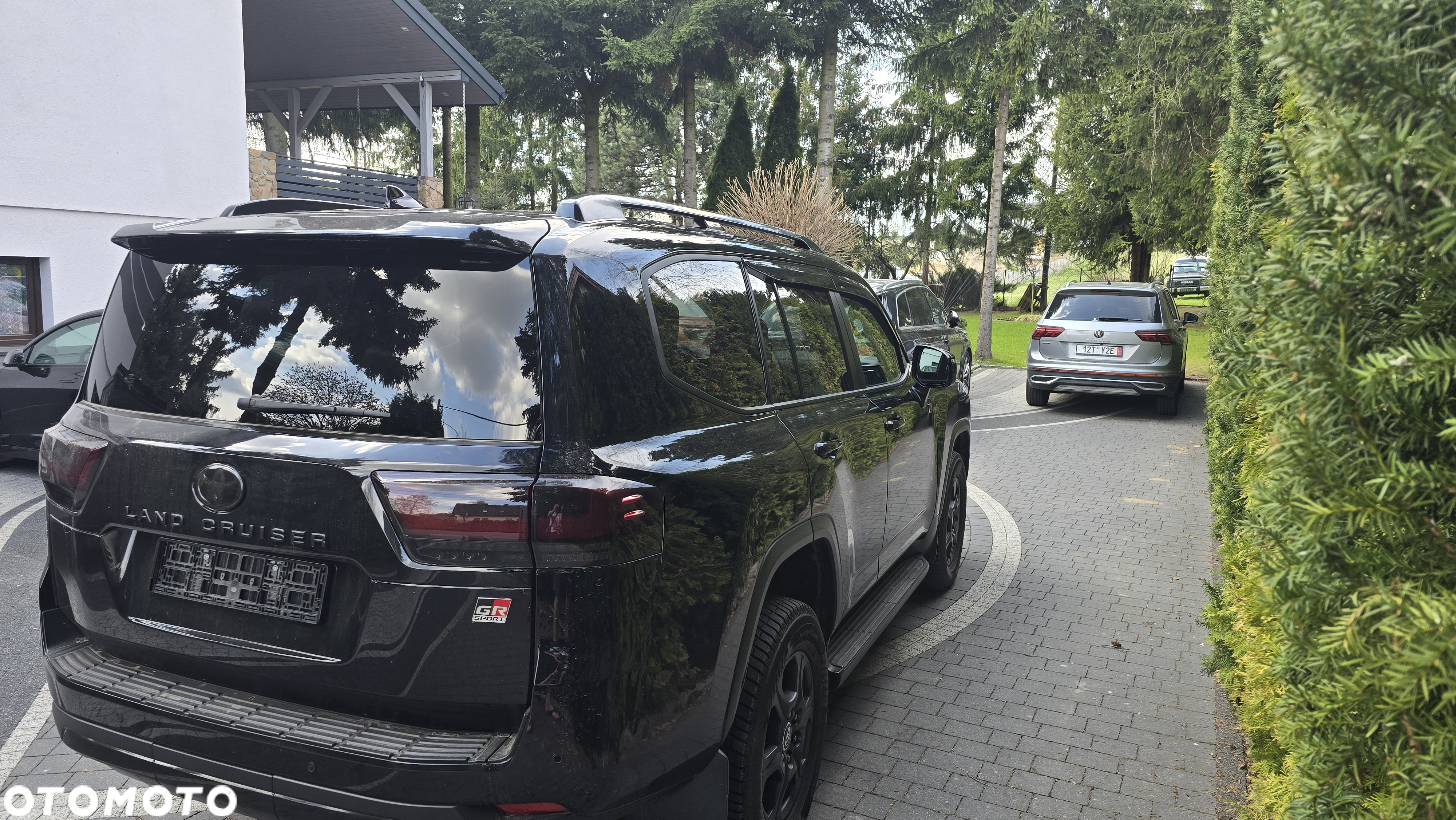 Toyota Land Cruiser - 2