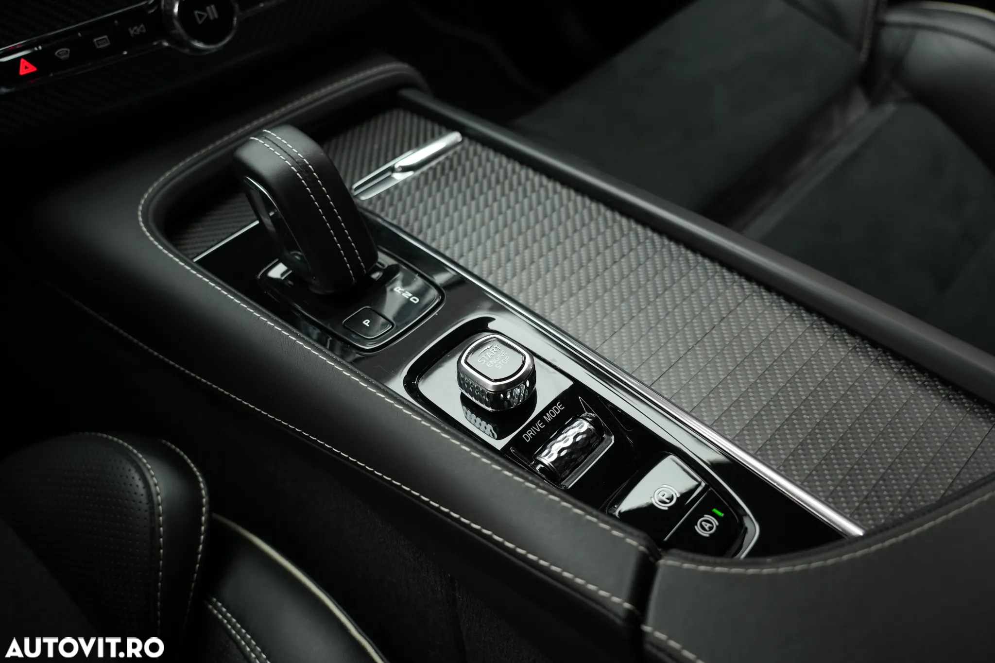 Volvo XC 90 AWD T8 Twin Engine Geartronic RDesign - 29