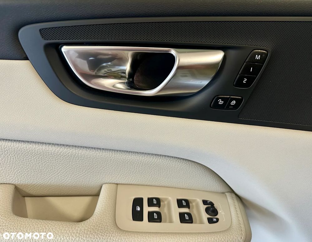 Volvo XC 60 B4 B Inscription - 22