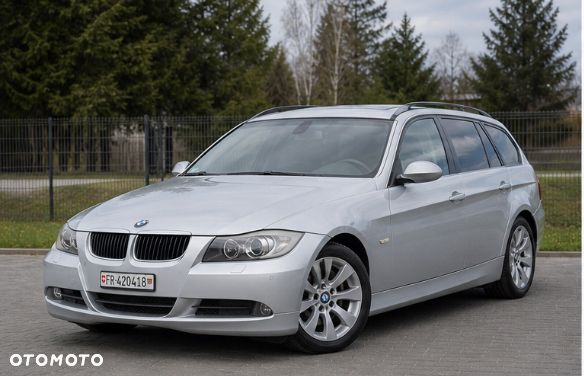 BMW Seria 3 330i - 1