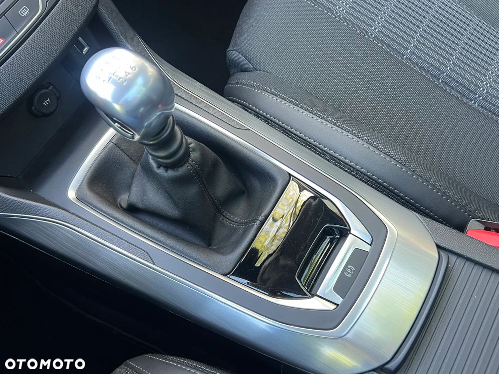 Peugeot 308 1.2 PureTech Allure S&S - 23