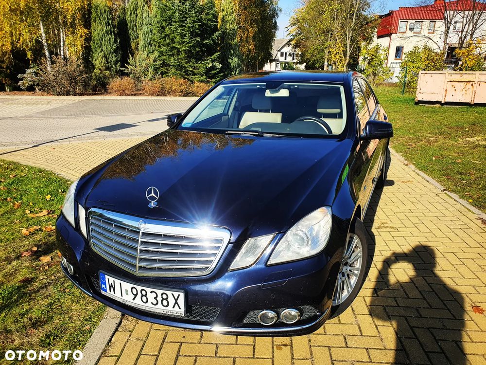 Mercedes-Benz E-Class 2010 photo 2