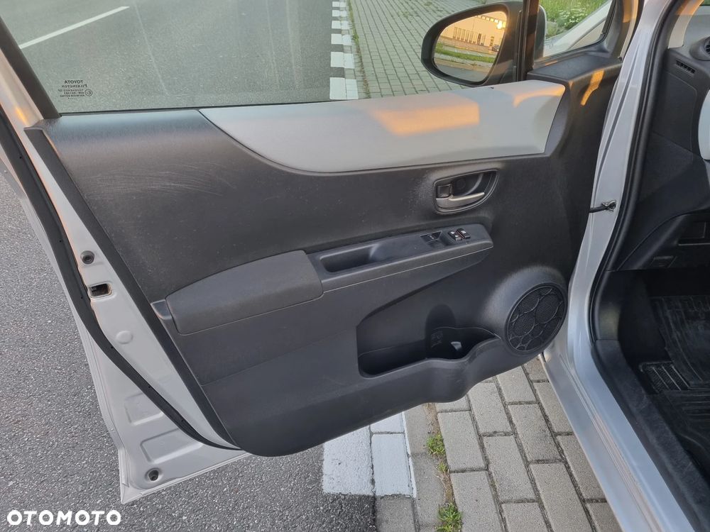 Toyota Yaris 1.5 VVT-i - 12