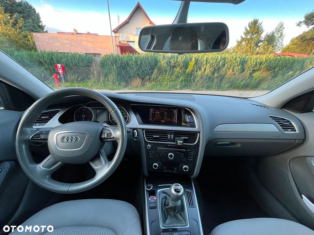Audi A4 Avant 2.0 TDI - 10