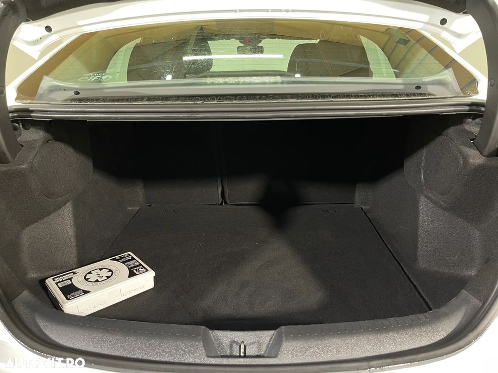 Renault Megane TCe 140 GPF EDC Equilibre - 11