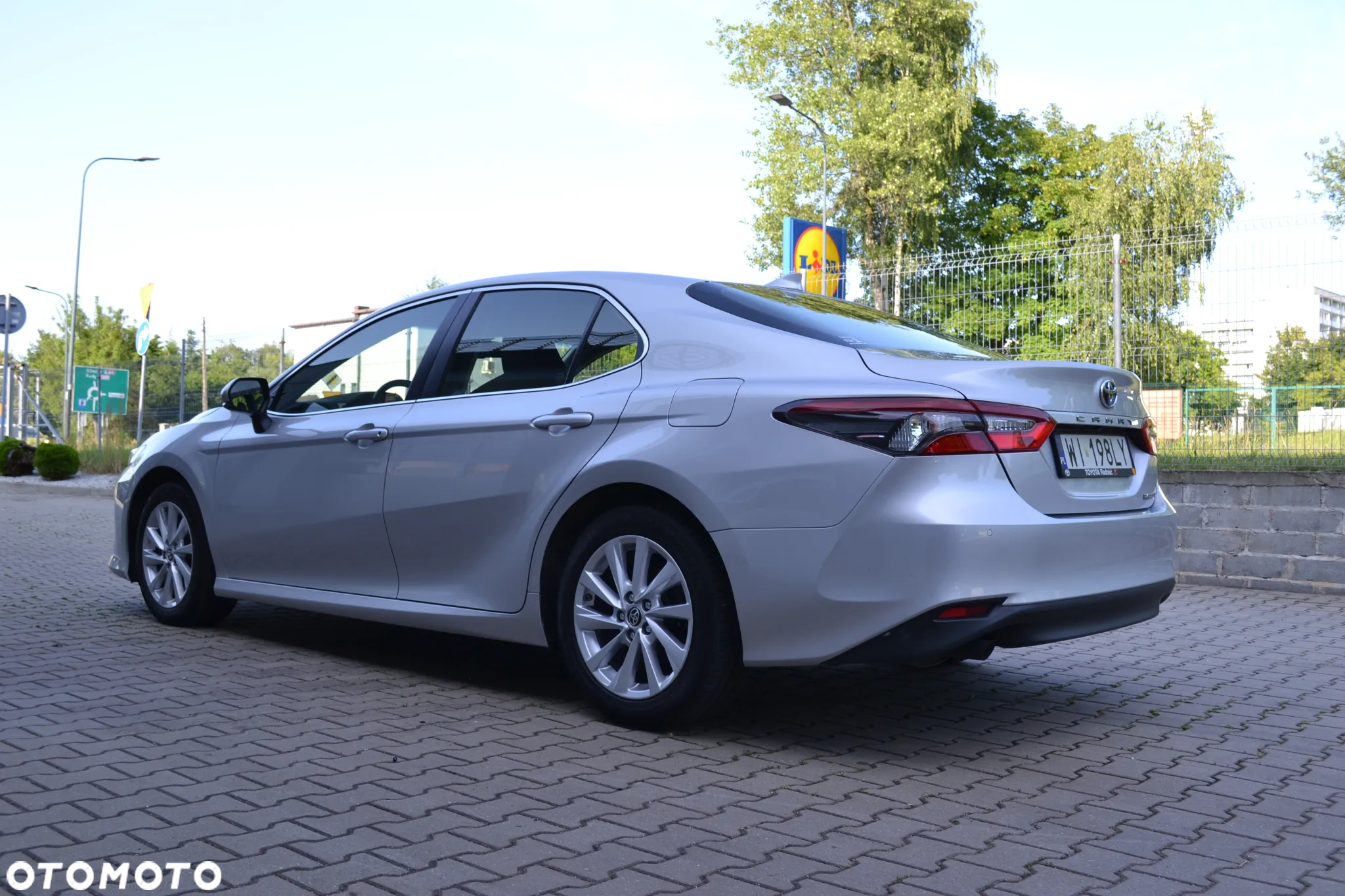 Toyota Camry - 5