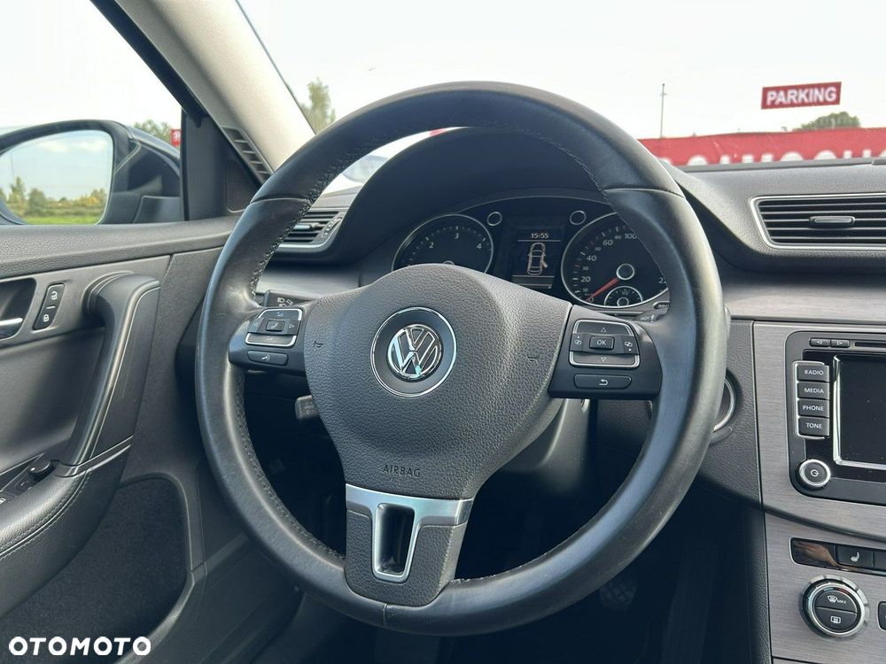 Volkswagen Passat 2.0 TDI Highline - 21