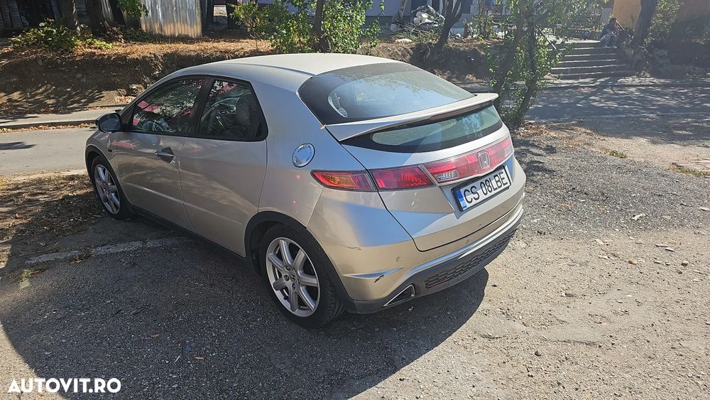 Honda Civic 1.8 SOHC i-VTEC MT Executive - 4