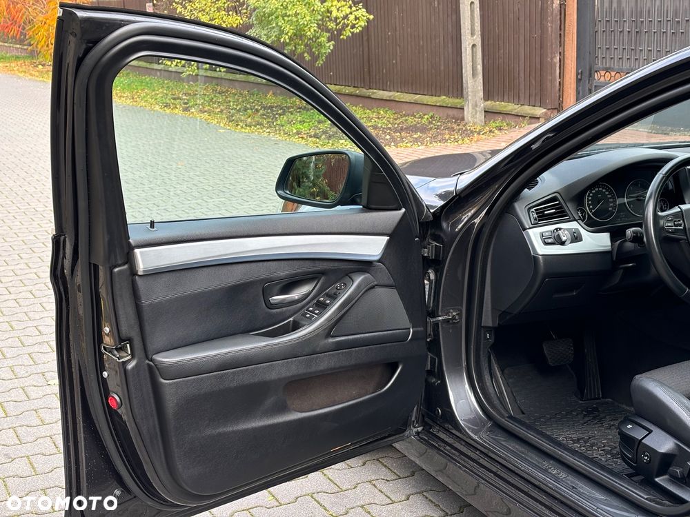BMW Seria 5 520d - 7