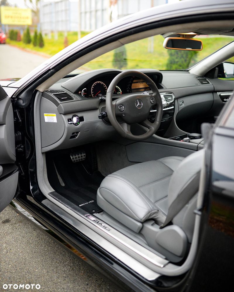 Mercedes-Benz CL 63 AMG - 12