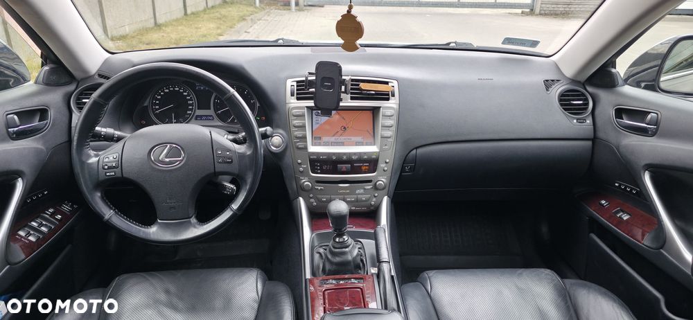 Lexus IS 220 D Prestige - 27