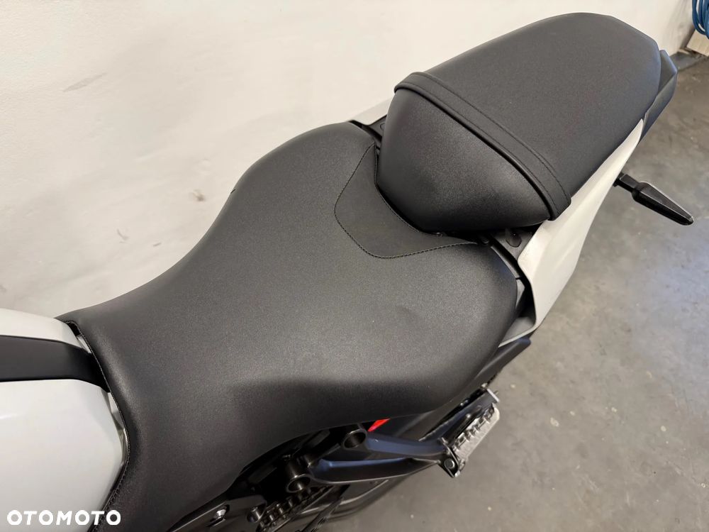 Yamaha MT - 27