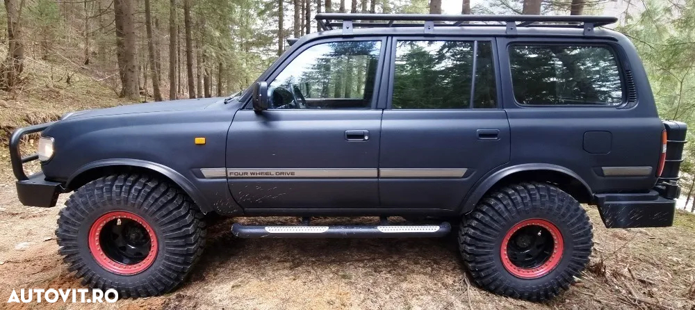 Toyota Land Cruiser - 36