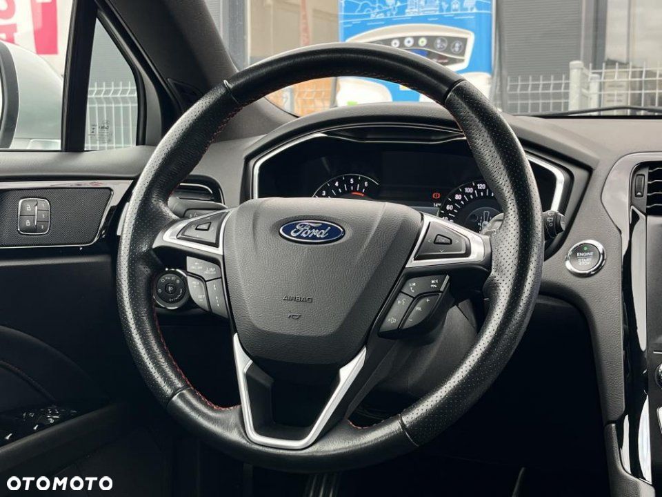 Ford Mondeo - 35