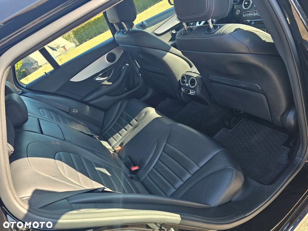 Mercedes-Benz Klasa C 300 d 4MATIC 9G-TRONIC - 20