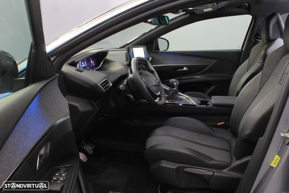 Peugeot 5008 1.2 PureTech Allure Pack - 23