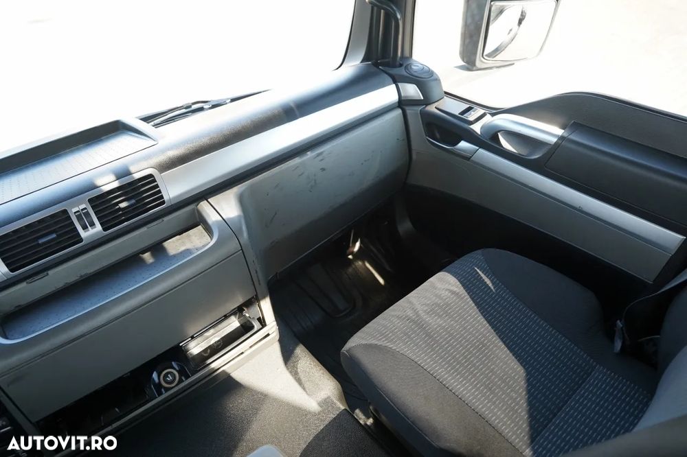 MAN TGS 26.360 / 6x2 / PLATFORMĂ / MACARA HIAB 166 B-3 / CAPACITATE MAX. DE RIDICARE: 5.200 KG / RAZĂ MAX. DE ACȚIUNE: 10,3 M / TROLIU / RAMPE HIDRAULICE / ROTATOR / TELECOMANDĂ - 35