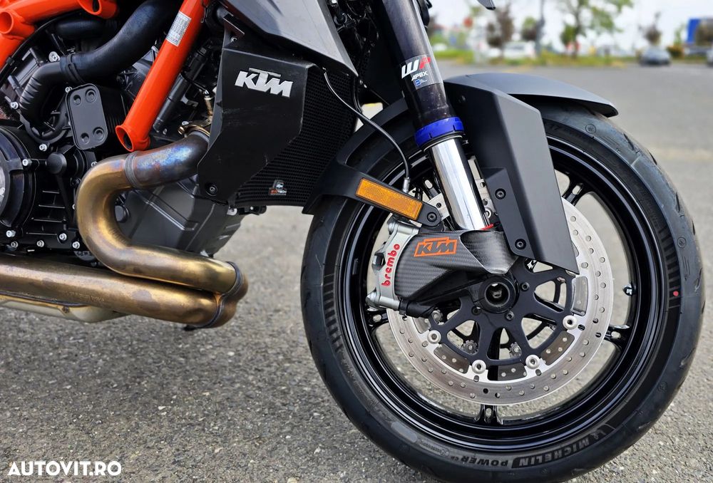 KTM 1390 Super Duke - 11