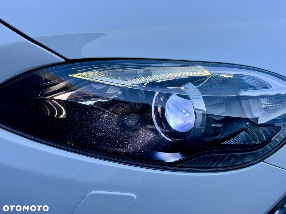 Volvo V40 T3 Summum - 9