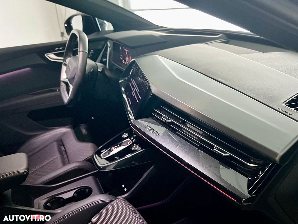 Audi Q4 50 quattro - 15