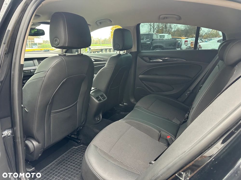 Opel Insignia - 10