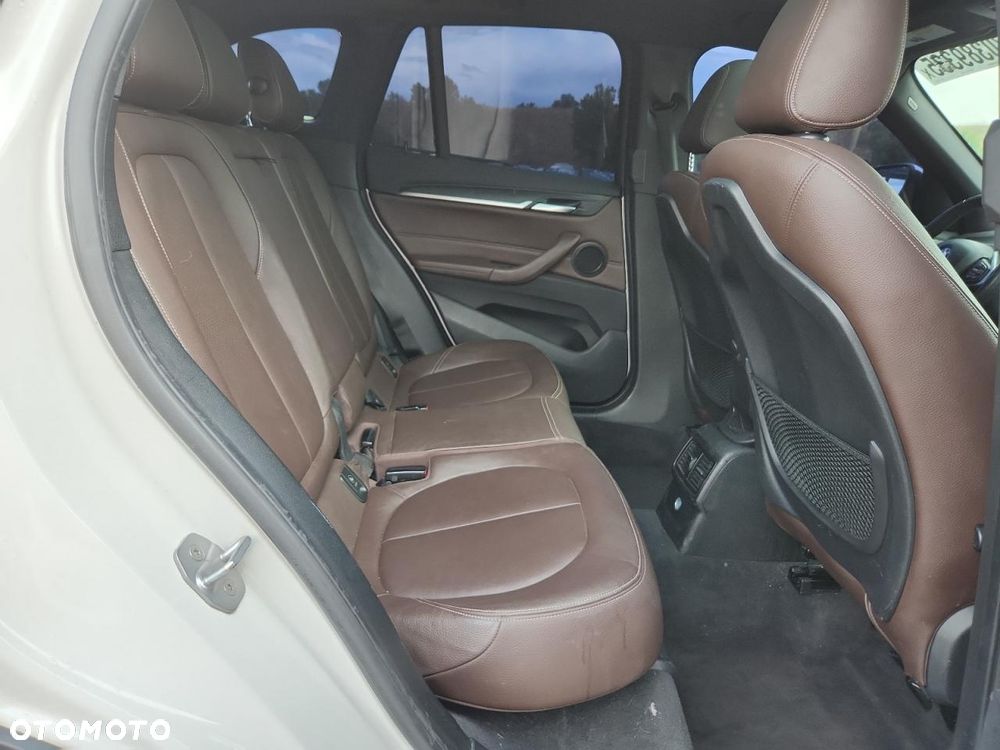 BMW X1 xDrive25i GPF xLine sport - 10