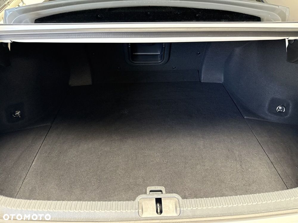 Lexus ES 300h Business Edition - 15