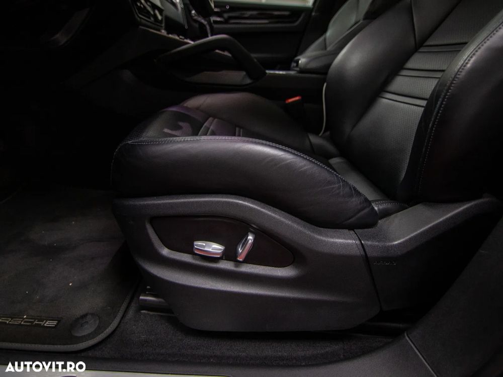 Porsche Cayenne Tiptronic S Platinum Edition - 5