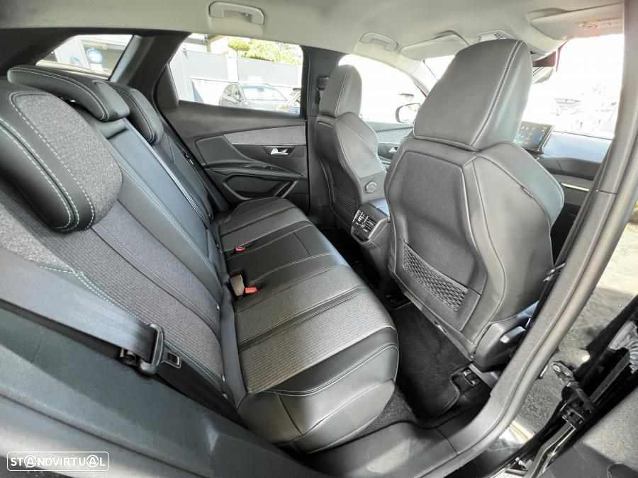 Peugeot 3008 1.6 Hybrid4 Allure Pack e-EAT8 - 24