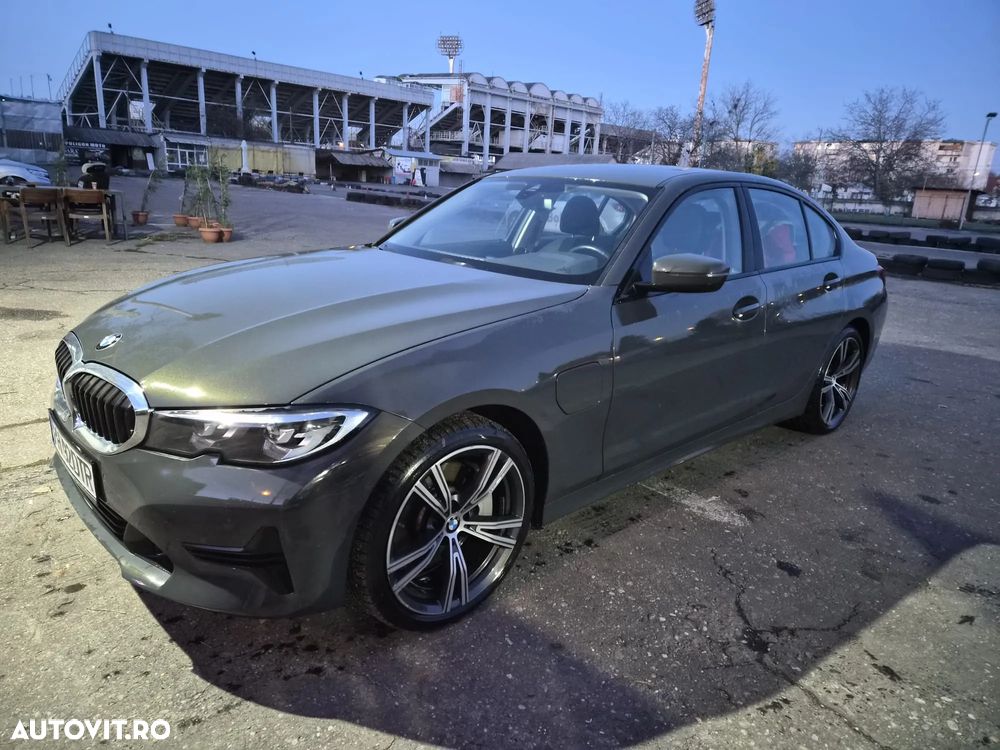 BMW Seria 3 330e xDrive AT PHEV - 4