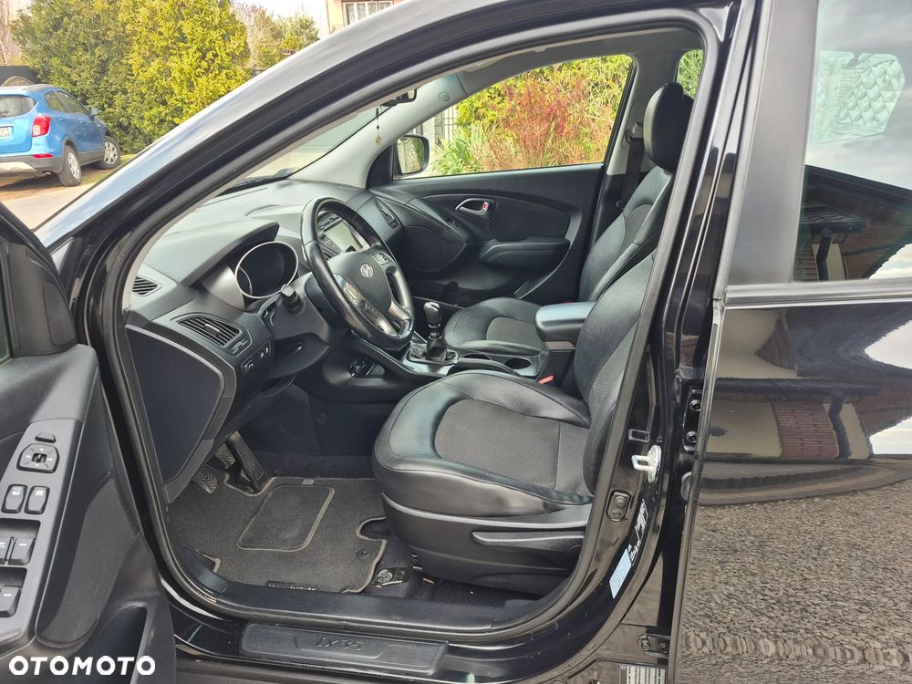 Hyundai ix35 blue 1.6 2WD Finale Gold - 16