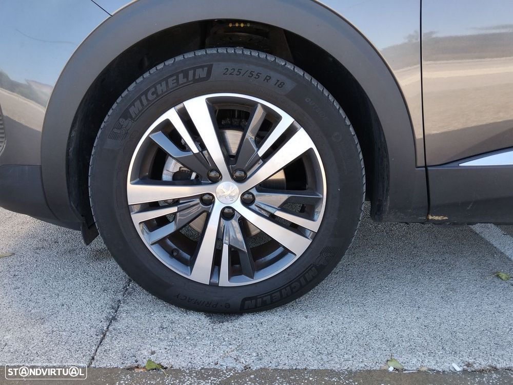 Peugeot 3008 1.5 BlueHDi Allure Pack EAT8 - 16