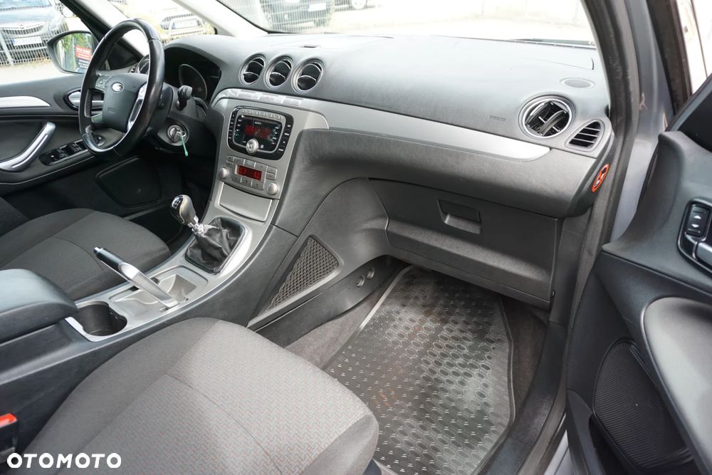 Ford Galaxy 2.0 TDCi Ambiente - 16