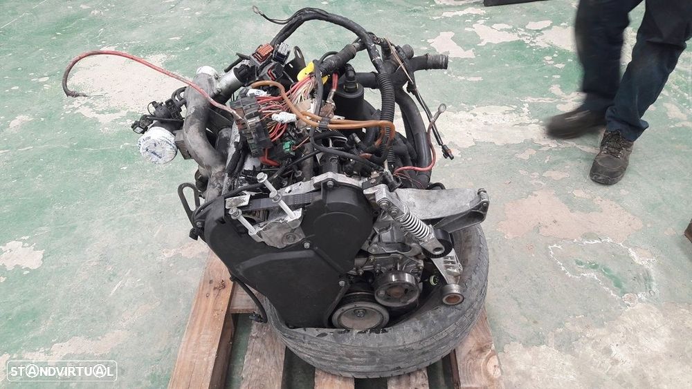 MOTOR COMPLETO RENAULT SCÉNIC I LIMUSINA 2001 - 1