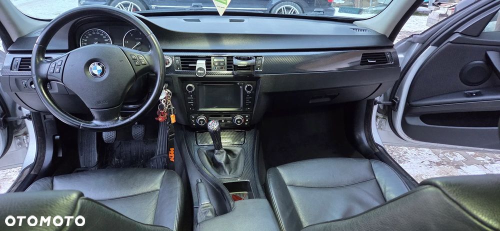BMW Seria 3 320d - 8