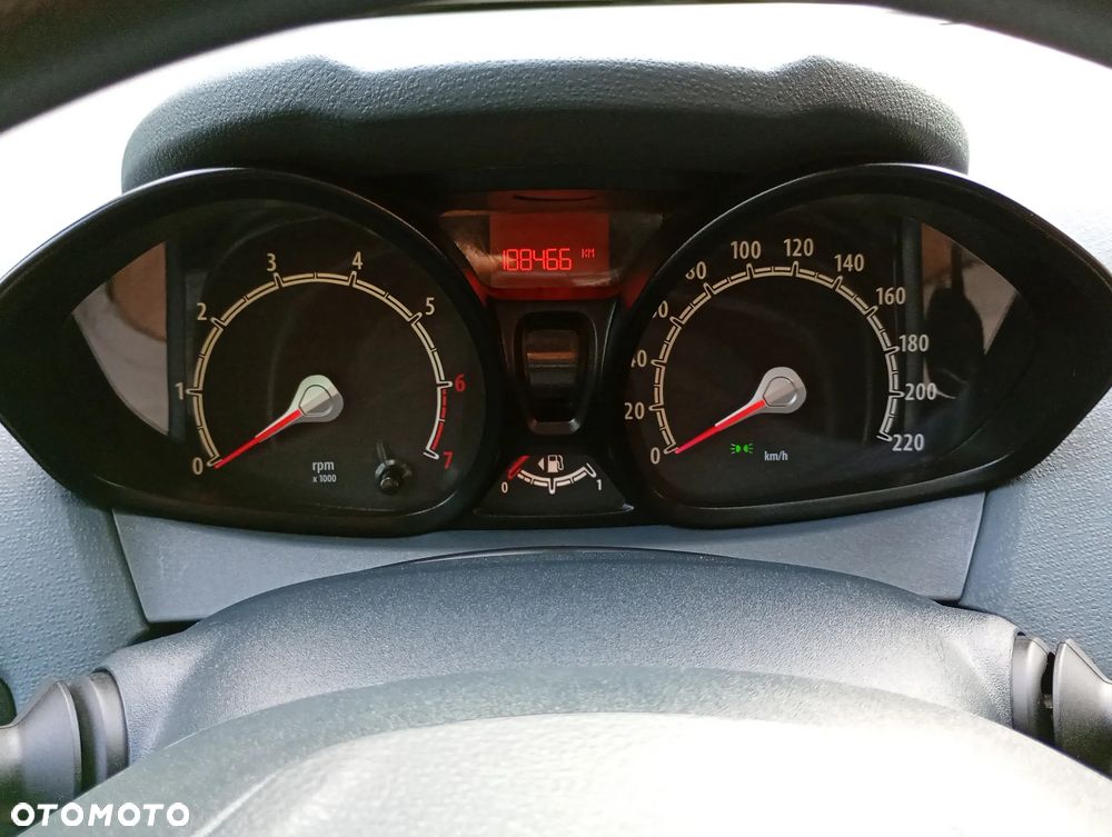 Ford Fiesta 1.25 Viva - 31